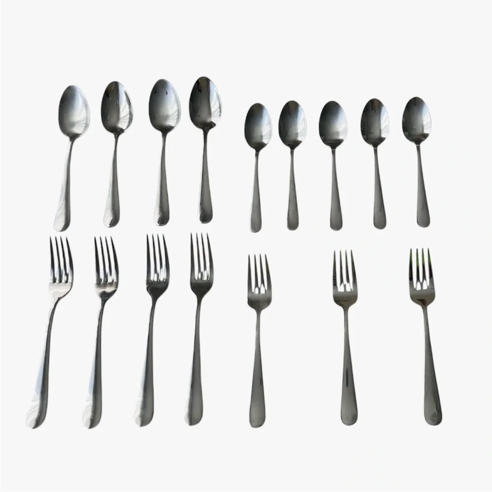 Reed & Barton Stainless 18/0 Flatware 16 Pieces